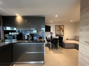 Pinelopi Studio with Jacuzzi by 8essentially